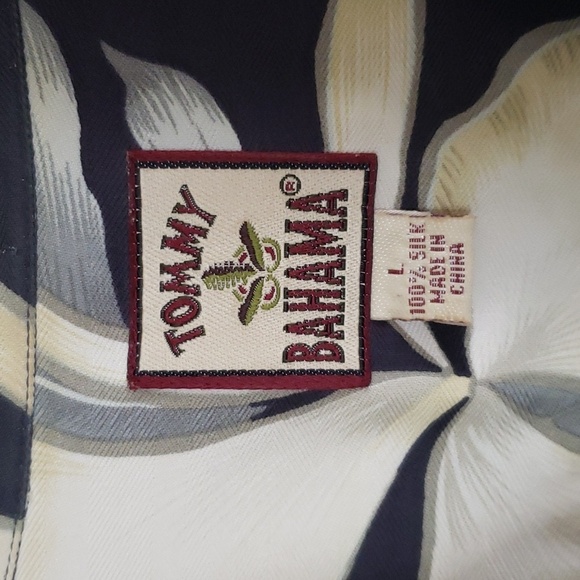 Tommy Bahama tropical floral print silk button up shirt, men's size large - Picture 4 of 9